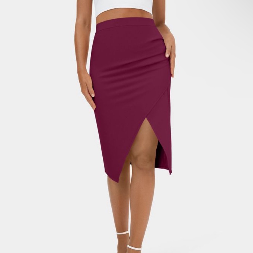 Halara Ruched Split Hem Bodycon Midi Casual Skirt⭐️